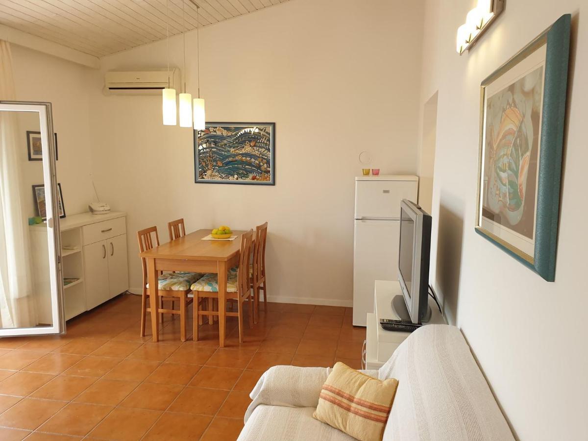 Apartments Kuzmanic 오미스 외부 사진