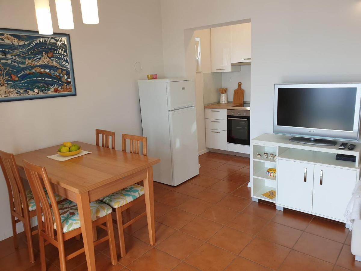 Apartments Kuzmanic 오미스 외부 사진