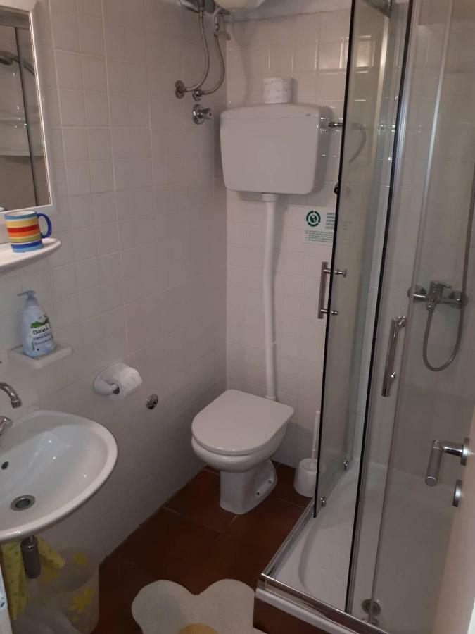 Apartments Kuzmanic 오미스 외부 사진
